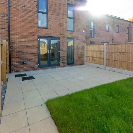 Stunning Modern 3 Bedroom Townhouse - Perfect Getaway Manchester Exterior photo
