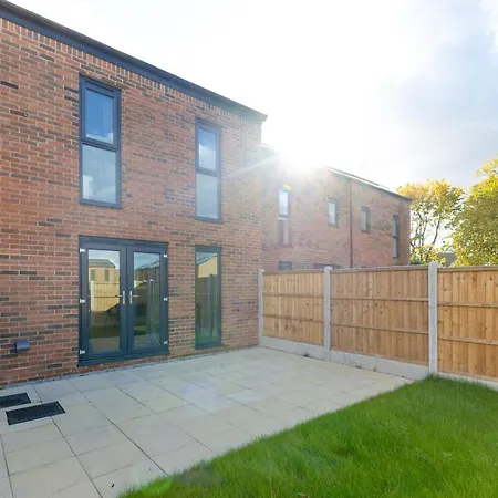 Stunning Modern 3 Bedroom Townhouse - Perfect Getaway Manchester Exterior photo